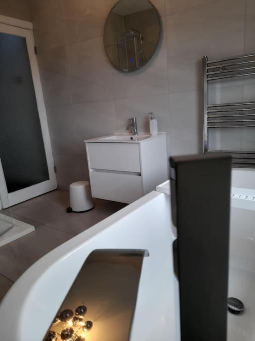 Fabulous Terrace Cottage Блекпул Екстериор снимка